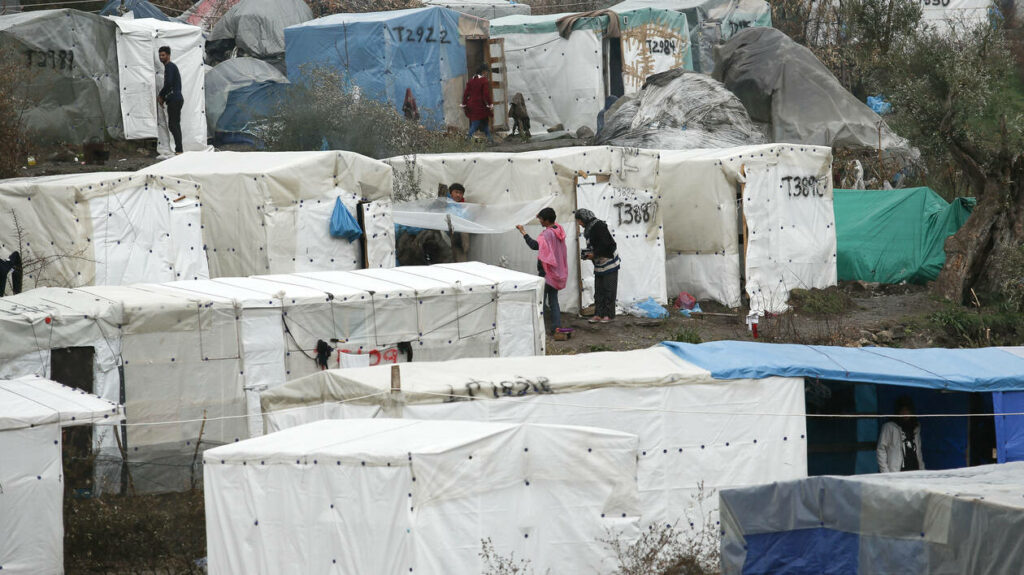 Μόρια: Νέο αιματηρό επεισόδιο μεταξύ εξαθλιωμένων προσφύγων - Νεκρός 19χρονος Αφρικανός - Media