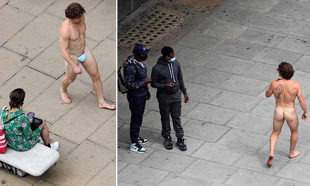 Κάλυψε με μια μάσκα τα γεννητικά του όργανα και κυκλοφορούσε ολόγυμνος στον πιο πολυσύχναστο δρόμο του Λονδίνου (Photos) - Media