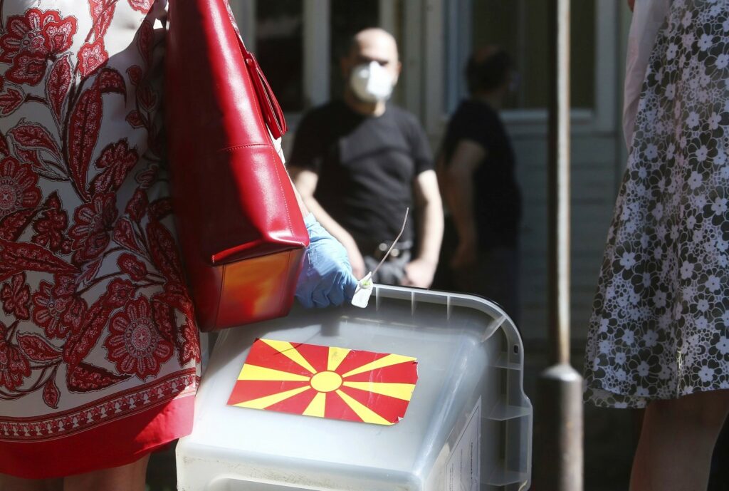 Βόρεια Μακεδονία: Άνοιξαν οι κάλπες για τις κρίσιμες βουλευτικές εκλογές στη σκιά της πανδημίας - Media