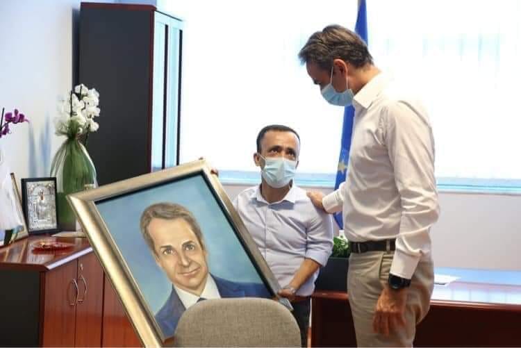 Κέρκυρα: Ο διοικητής του νοσοκομείου, το πορτραίτο και ο Μητσοτάκης - Media