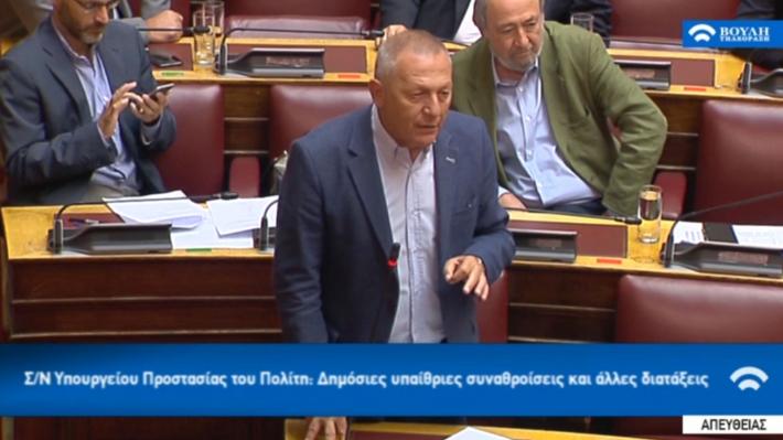 Επεισόδια στο Σύνταγμα: Οργανωμένο σχέδιο καταστολής κατήγγειλε ο Παφίλης (Video) - Media