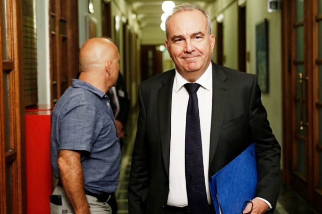 Παπαθανάσης: Δεν σκεφτόμαστε αυτή τη στιγμή την απαγόρευση των πανηγυριών - Media