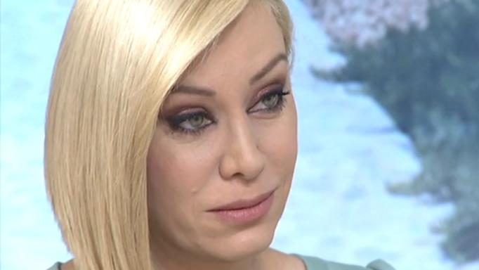 «Έχω πάρει μάθημα ζωής» - Συγκινημένη η Αντριάνα Παρασκευοπούλου στον αέρα της ΕΡΤ - Media