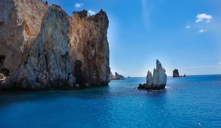 Πολύαιγος: Το ακατοίκητο νησί του Αιγαίου με τα κρυστάλλινα νερά (Video) - Media