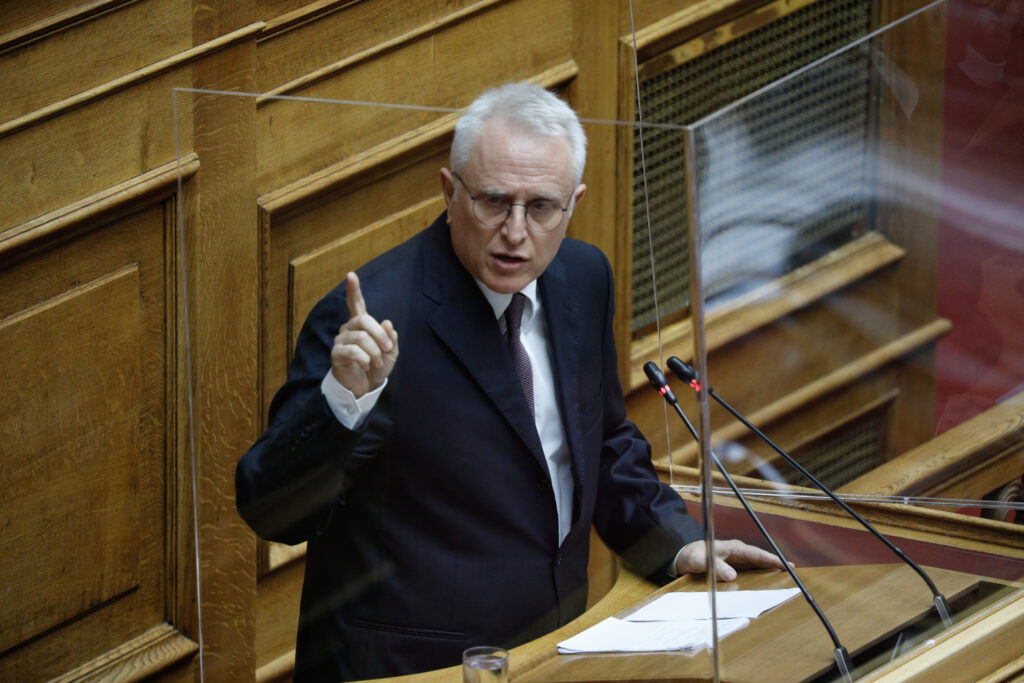 Σύγκρουση στη Βουλή για τη φωτιά στη Μόρια - «Εμπρηστικός μηχανισμός η κυβέρνηση», λέει ο Ραγκούσης - Media