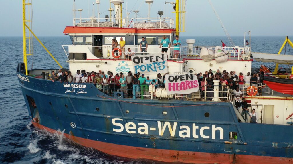 H Iταλία κατάσχεσε το Sea-Watch 3 επειδή έθετε σε... κίνδυνο πλήρωμα και διασωθέντες - Media