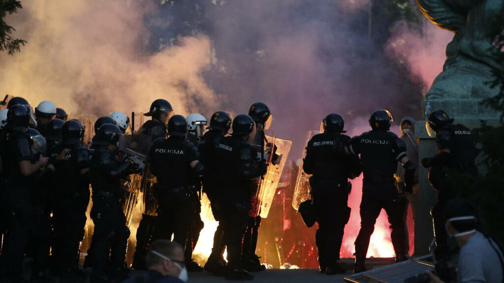 Επιδεινώνεται η κατάσταση στη Σερβία: Ακόμα 11 θάνατοι και 266 νέα κρούσματα κορωνοϊού - Aπαγόρευση των συγκεντρώσεων  - Media