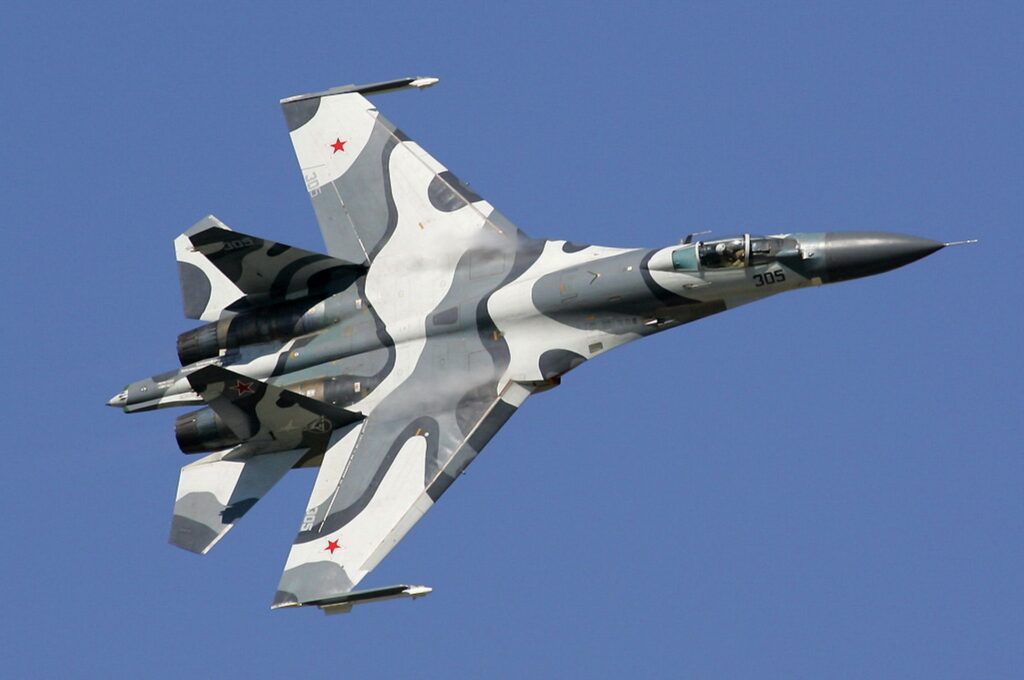 Ρωσικό Su-27 αναχαίτισε δύο αεροπλάνα των ΗΠΑ πάνω από τη Μαύρη Θάλασσα - Media