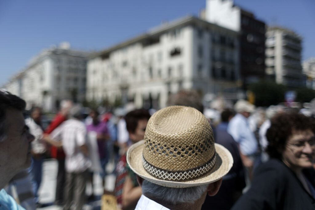 Ποιες ανατροπές έρχονται σε προσωρινές συντάξεις και εφάπαξ - Media