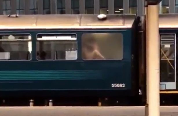 Ασυγκράτητο ζευγάρι έκανε σεξ στο τραίνο μέχρι που έγιναν «τσακωτοί» από επιβάτες (Photos) - Media