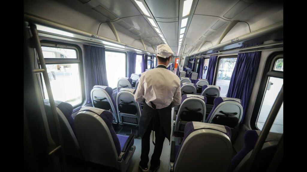Έδεσσα: Επίθεση επιβάτη σε υπάλληλο της ΤΡΑΙΝΟΣΕ - Του υπέδειξε να φορά μάσκα μέσα στο τρένο - Media