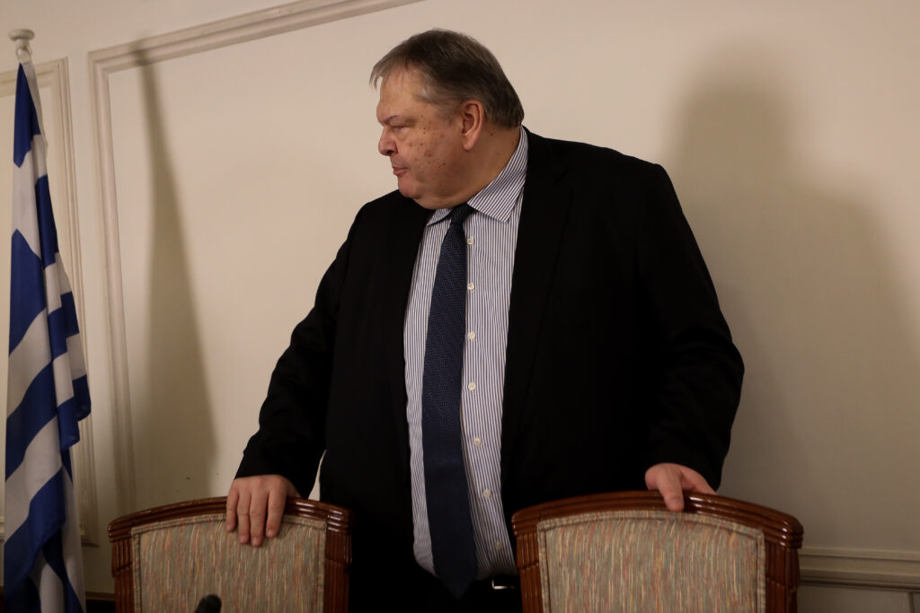 Βενιζέλος: Δεν υπάρχει θέμα αντισυνταγματικότητας στην απαγόρευση για το Πολυτεχνείο (audio) - Media