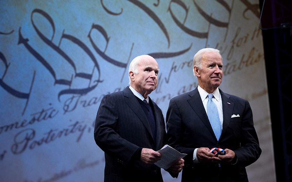 Η χήρα του Τζον Μακέιν θα απευθύνει χαιρετισμό στο συνέδριο των Δημοκρατικών - Media