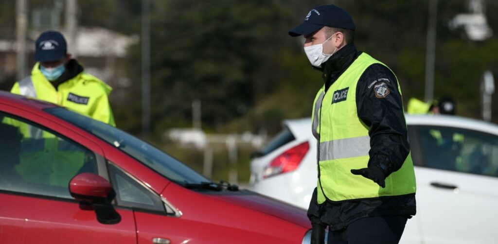 Συναγερμός στην Ναύπακτο: Αστυνομικός θετικός στον κορωνοϊό - Σε καραντίνα 17 συνάδελφοί του - Media