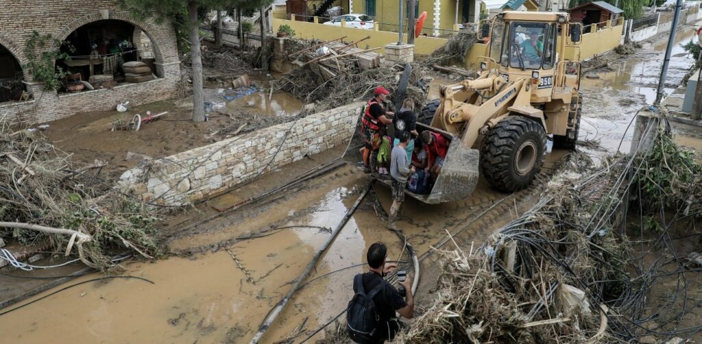 Εύβοια: Σπίτια χωρίς νερό και ρεύμα - Media