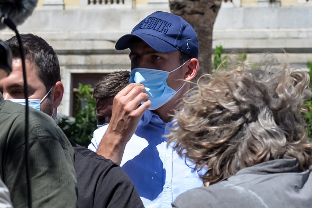 Χάρι Μαγκουάιρ: Ξόδεψε πάνω από 70.000 ευρώ πριν παίξει ξύλο στη Μύκονο - Media