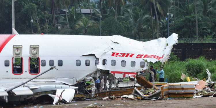 Ινδία: Στους 18 αυξήθηκε ο αριθμός των νεκρών της αεροπορικής τραγωδίας - Media