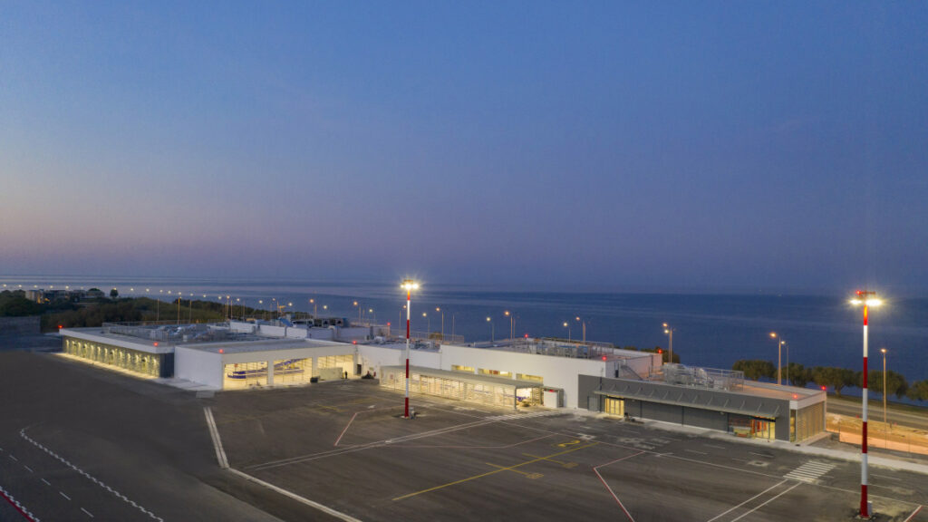 Εικόνες «ερήμωσης» στα περιφερειακή αεροδρόμια - Μειώσεις αφίξεων ως 85% - Media