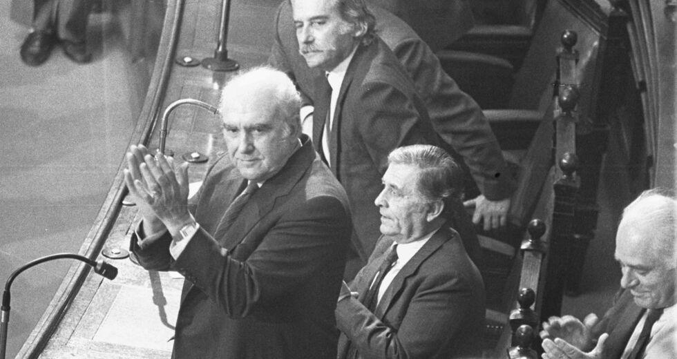 Οι ανασχηματισμοί έχουν τη δική τους Ιστορία - Ο «πρωταθλητής» Ανδρέας Παπανδρέου  - Media