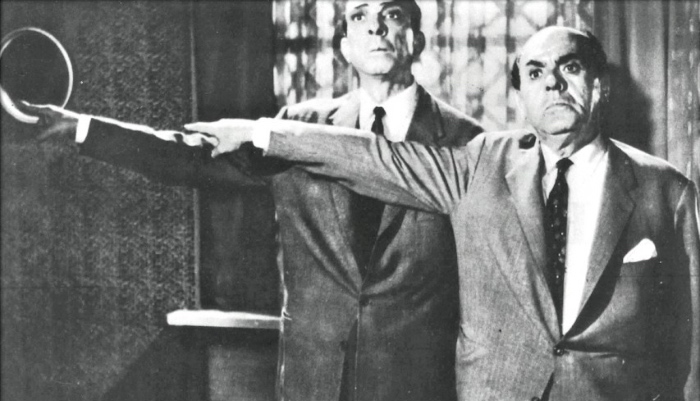 «Εσάς κοιτάω κύριε Πρόεδρε»: Η πιο αστεία σκηνή του ελληνικού σινεμά που χρειάστηκε να γυριστεί 10 φορές (Video) - Media