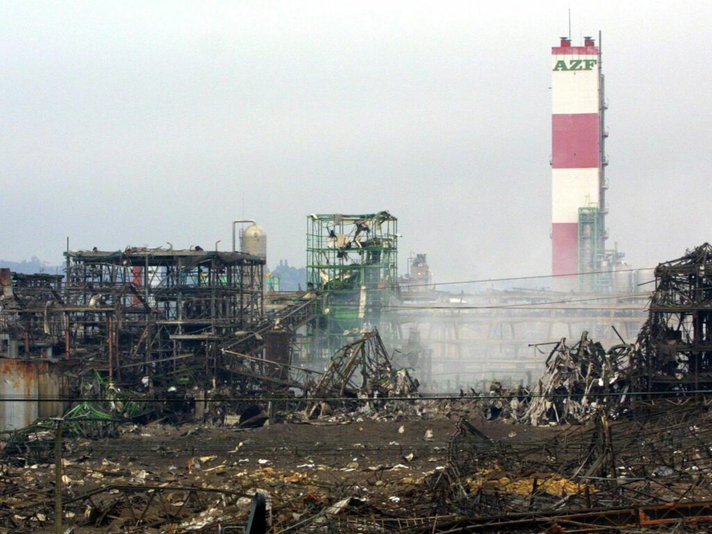 H Βηρυτός «ξύπνησε» μνήμες από την φονική έκρηξη σε πετροχημικό εργοστάσιο της Τουλούζης το 2001 (Videos)  - Media
