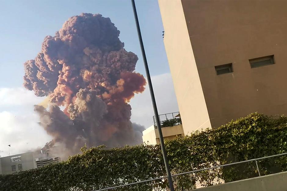 Η στιγμή της φονικής έκρηξης στην Βηρυτό σε αργή κίνηση (Video) - Media
