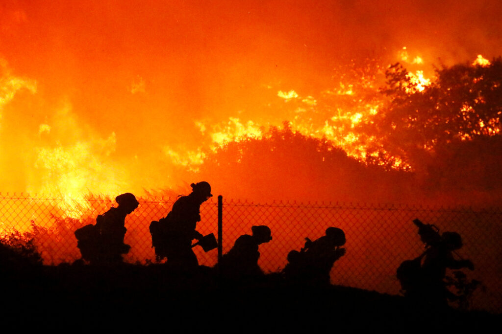 Καλιφόρνια: Απομακρύνονται εκατοντάδες κάτοικοι λόγω πυρκαγιάς - Media