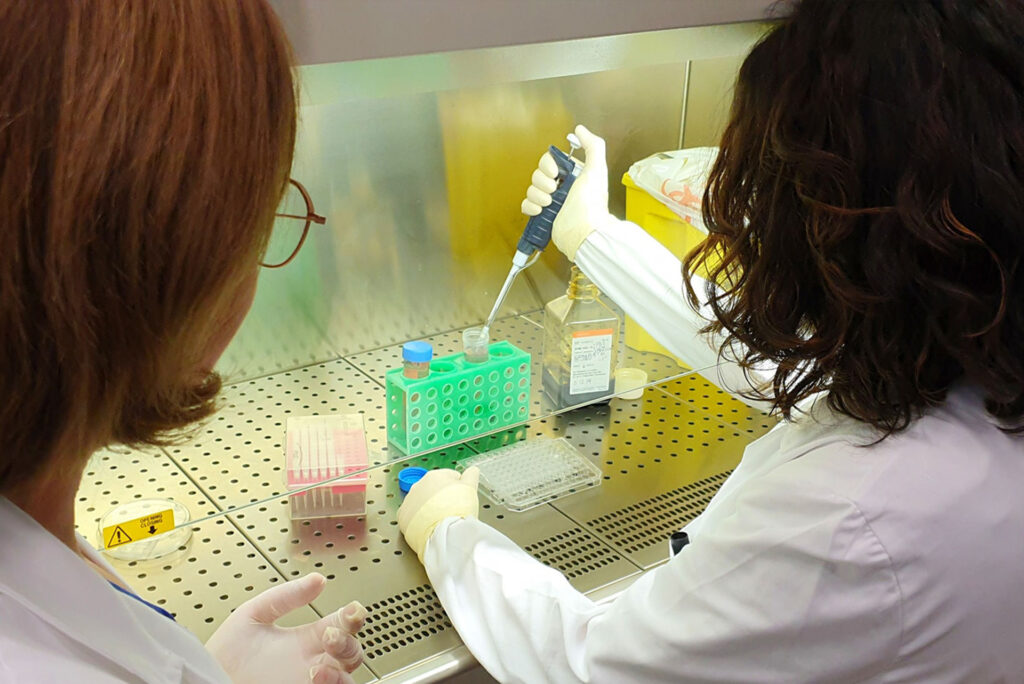 Κορωνοϊός: Και η Ιταλία στο... χορό του εμβολίου - Ξεκίνησαν δοκιμές σε εθελοντές  - Media