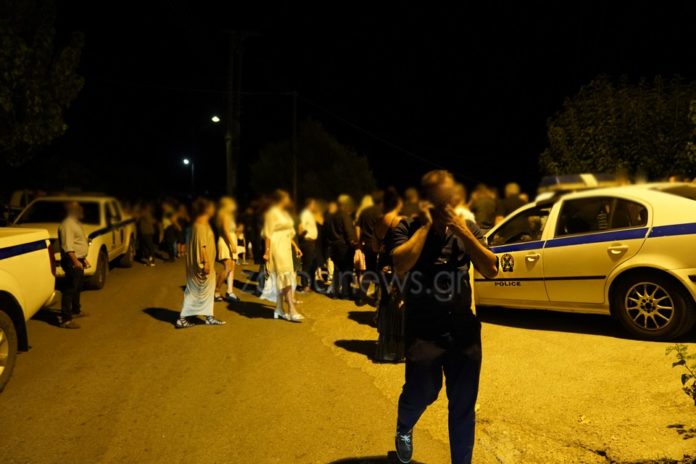 Κρήτη: Η αστυνομία σε γάμο με 1.800 καλεσμένους - Οι χοροί στο δρόμο και τα ταπεράκια (Photos) - Media