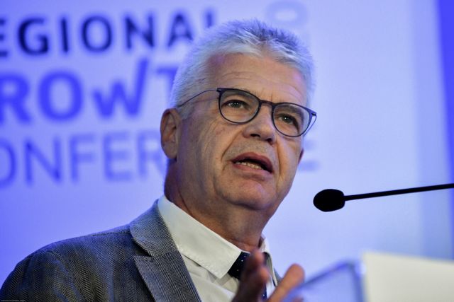 «Καμπανάκι» Γώγου για συνωστισμό στις συγκοινωνίες - «Να αραιώσει ο κόσμος» ή να πυκνώσουν τα δρομολόγια;  - Media