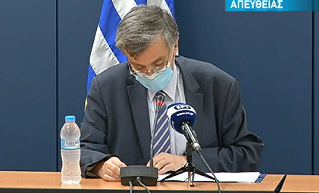 Με μάσκα ο Τσιόδρας στην ενημέρωση - Media