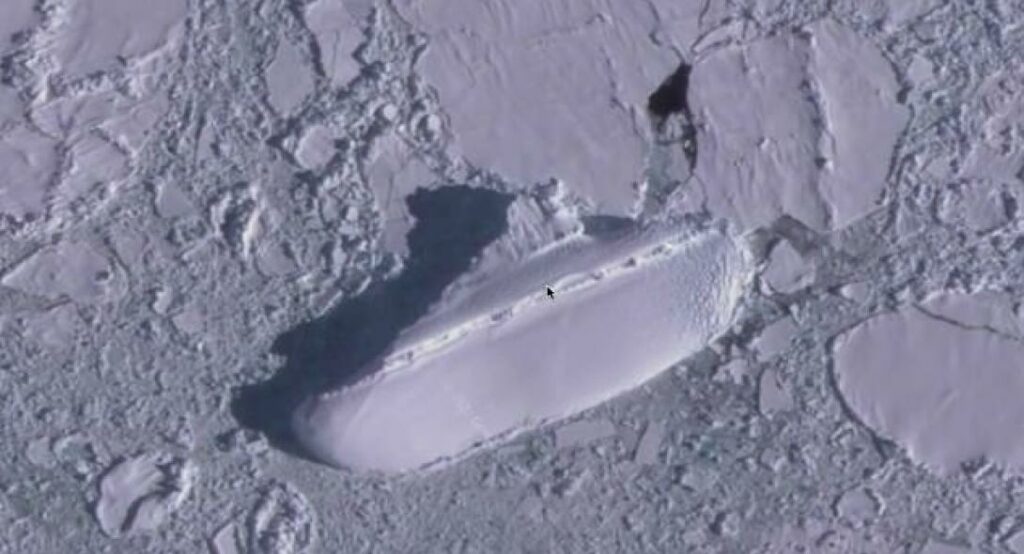 Είδαν στους πάγους της Ανταρκτικής ένα «καράβι» και ψάχνουν να δουν αν είναι βάση των ναζί ή εξωγήινος πολιτισμός (Video) - Media