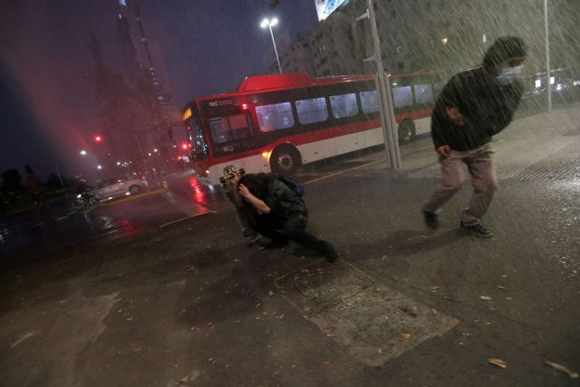 Χιλή : Aστυνομική βία με πρόσχημα τον κορωνοϊό στις διαδηλώσεις κατά της πείνας - Media