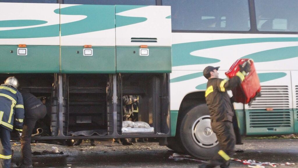 Φωτιά σε λεωφορείο του ΚΤΕΛ με 39 επιβάτες - Εκτελούσε το δρομολόγιο Ιωάννινα - Αθήνα - Media