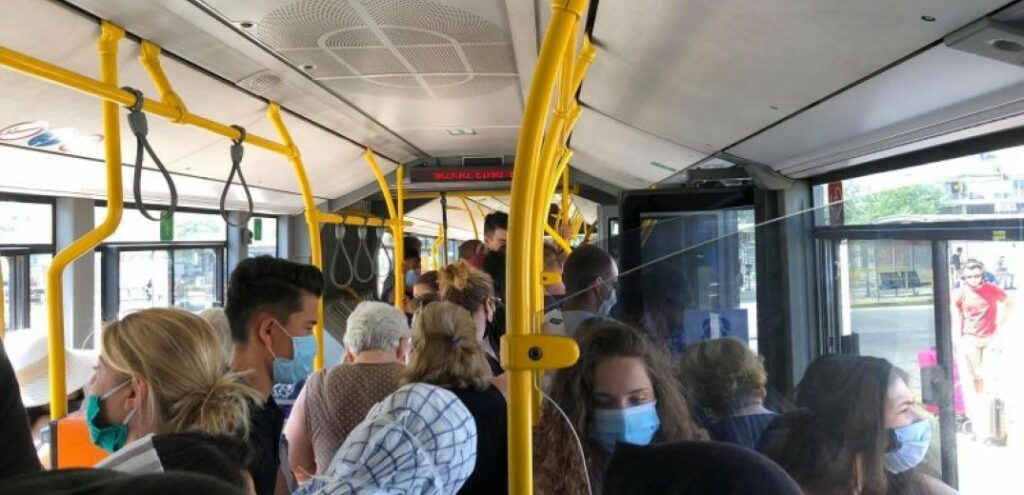 Πρόστιμο σε οδηγό της ΟΣΥ για υπεράριθμους επιβάτες σε λεωφορείο (Photo) - Media