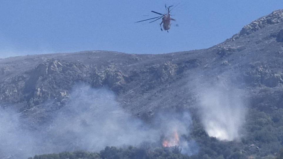 Σε διάσπαρτες εστίες συνεχίζει να καίει η φωτιά στη Μάνη - Media