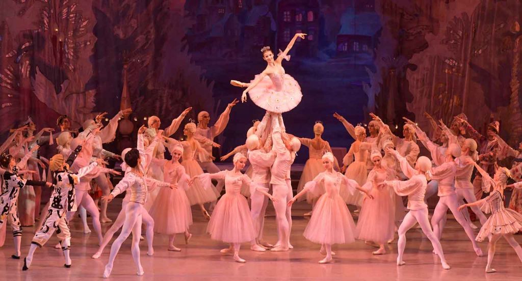 Ρωσία: Θετικοί στον κορωνοϊό 30 χορευτές του θεάτρου Μαριίνσκι - Media