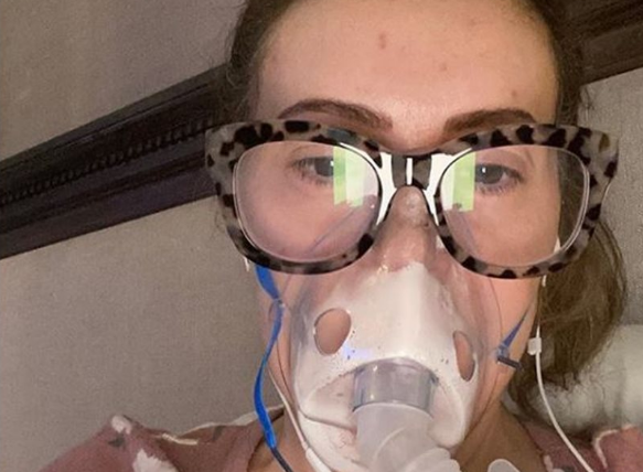 Συγκλονίζει η Αλίσα Μιλάνο: «Ο κορωνοϊός δεν είναι φάρσα – Ένιωθα πως πεθαίνω»  (Photos) - Media