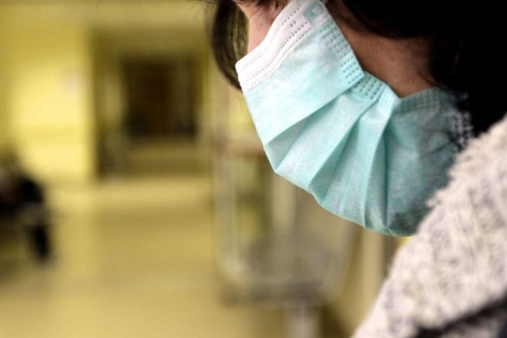 Νότια Κορέα: Γυναίκα με κορωνοϊό κόλλησε 27 πελάτες αλυσίδας καφέ – «Γλίτωσαν» οι εργαζόμενοι που φορούσαν μάσκα - Media
