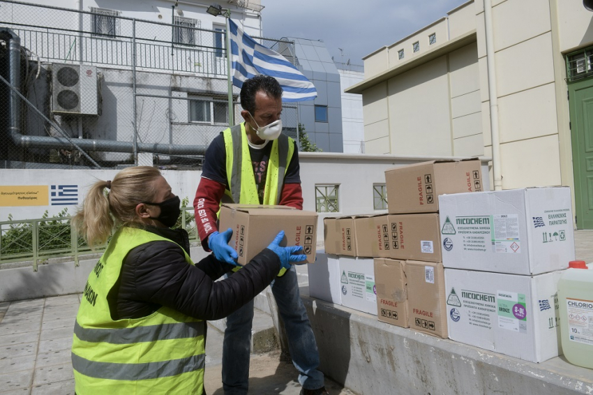 «Καμπανάκι» ΚΕΔΕ: Υπαρκτό το ενδεχόμενο καθυστερήσεων στην παροχή μασκών στα σχολεία - Media