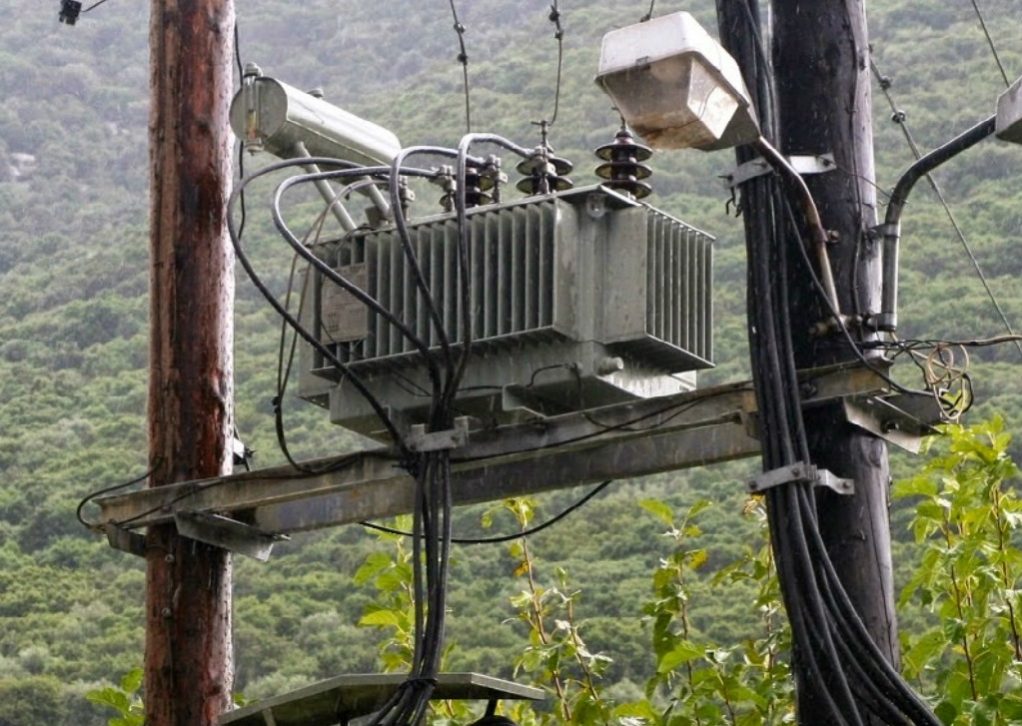 Απέσπασε από ηλικιωμένη 705 ευρώ προσποιούμενος τον υπάλληλο του ΔΕΔΔΗΕ - Media