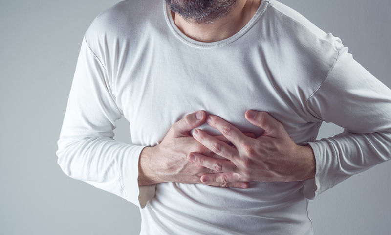 Πόνος στο στήθος: Οι 8 σοβαρές αιτίες πλην του εμφράγματος - Media