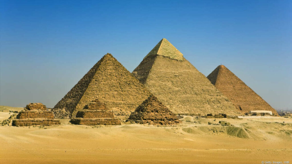 H Aίγυπτος καλεί τον Έλον Μασκ να δει από κοντά ότι τις πυραμίδες δεν τις έχτισαν... εξωγήινοι - Media