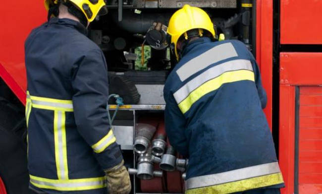 Διακοπή κυκλοφορίας στην λεωφόρο Αθηνών λόγω φωτιάς σε... υπόνομο - Media