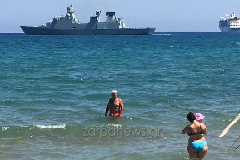 Φρεγάτα, κρουαζιερόπλοιο και λουόμενοι… όλοι μαζί σε παραλία στα Χανιά (Photos) - Media