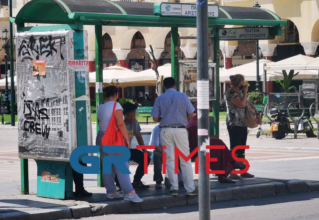Θεσσαλονίκη: Πρόστιμο σε 50χρονο που δεν φορούσε μάσκα σε στάση λεωφορείου (Photos) - Media
