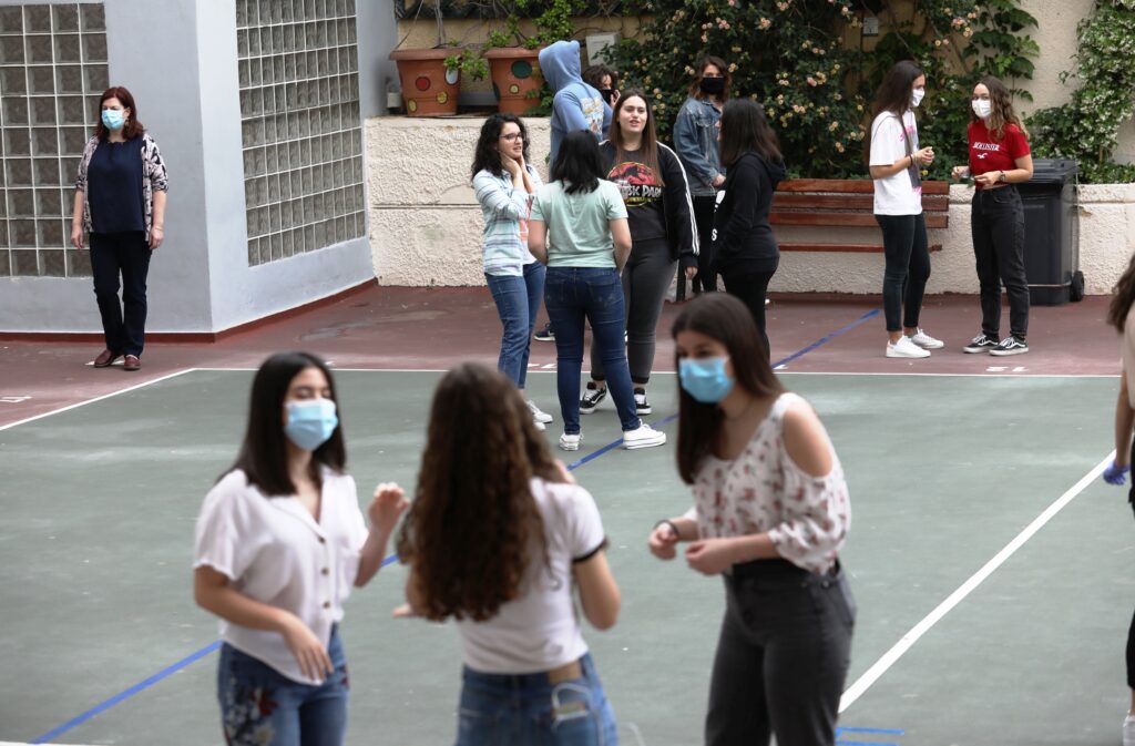 Προς 14 Σεπτεμβρίου το άνοιγμα των σχολείων - Τι θα ισχύσει με τις μάσκες - Media