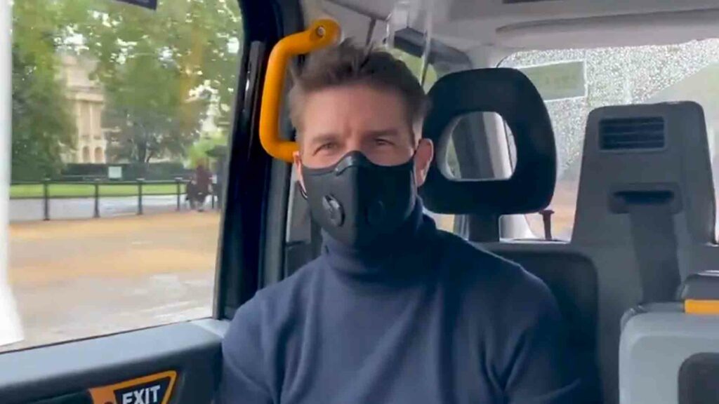 Λονδίνο: Ο Τομ Κρουζ παρακολούθησε φορώντας μάσκα την ταινία «Tenet» σε κινηματογράφο (Video) - Media