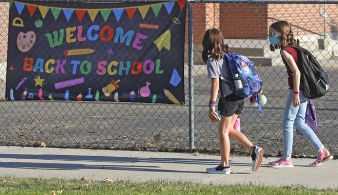 ΗΠΑ: Όσα σχολεία άνοιξαν, ξανάκλεισαν μετά τη ραγδαία αύξηση κρουσμάτων - Media