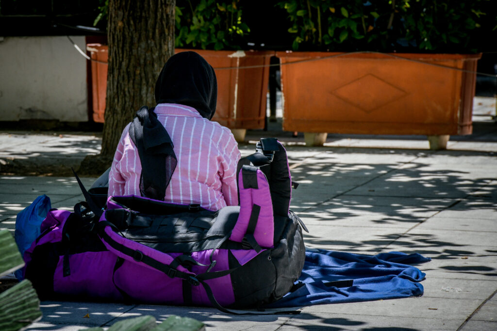Σε «δομή τράνζιτ» στον Ελαιώνα οι πρόσφυγες της πλατείας Βικτωρίας - Media